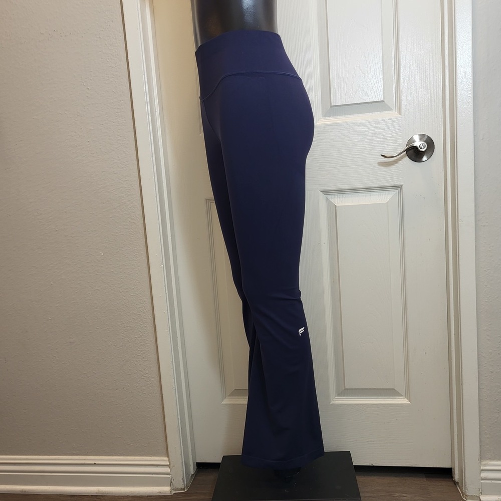 Fabletics High Waisted Flare Leggings Deep Navy -Size Medium-New w/o‎ Tag! - Picture 4 of 13